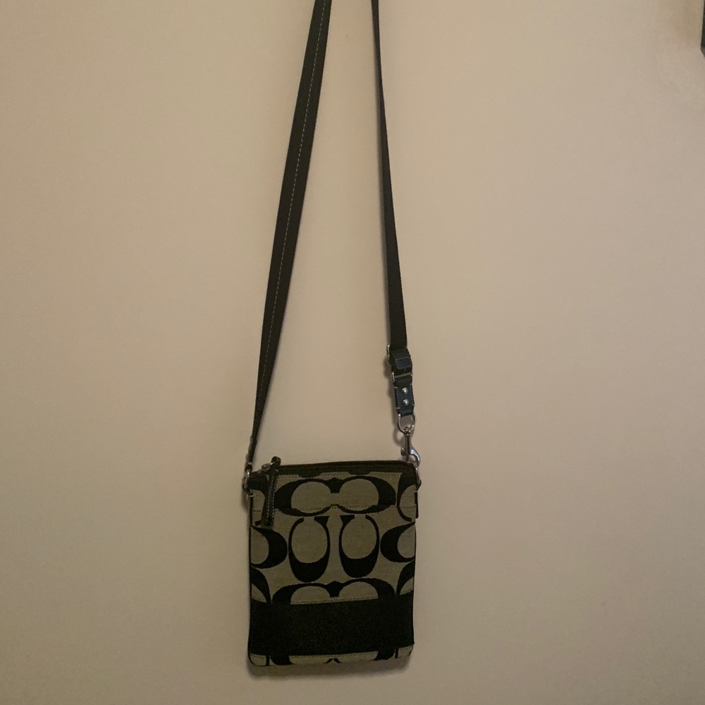 Coach crossbody - Picture 2 of 3